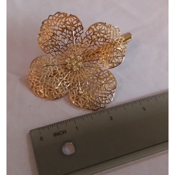 Vintage Gold Tone Floral Hair Clip With Intricate Filigree Design - Picture 2 of 3